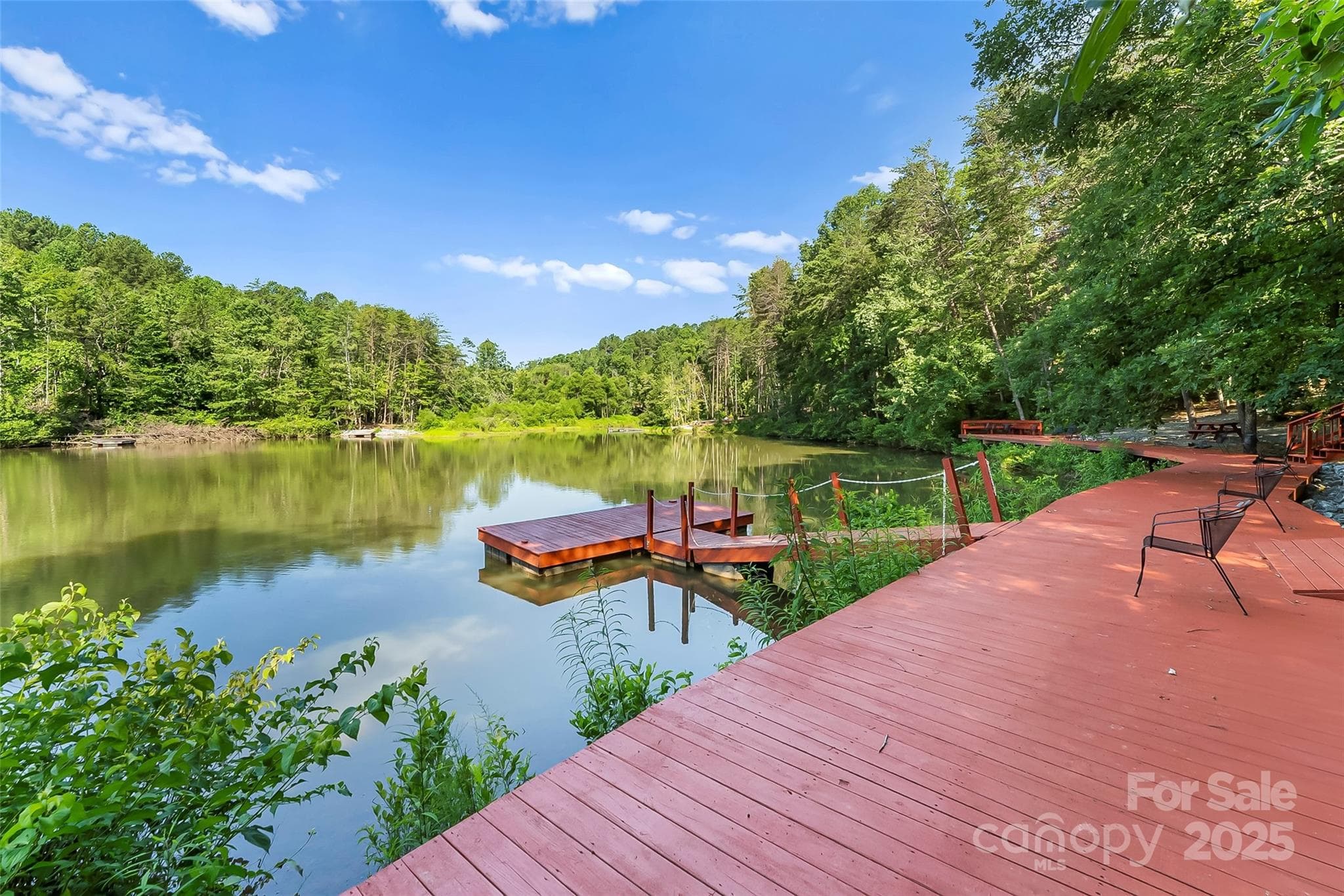 Commons Area lake - Nebo