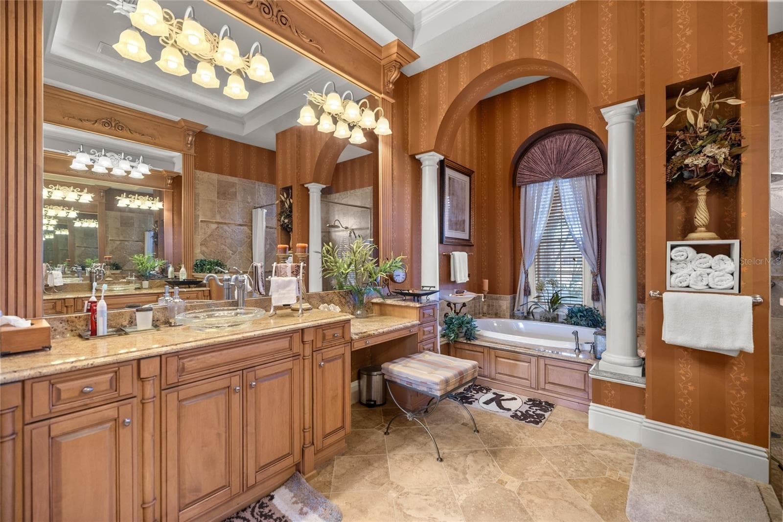 Primary bathroom - 6861 SW 179TH AVENUE RD, DUNNELLON
