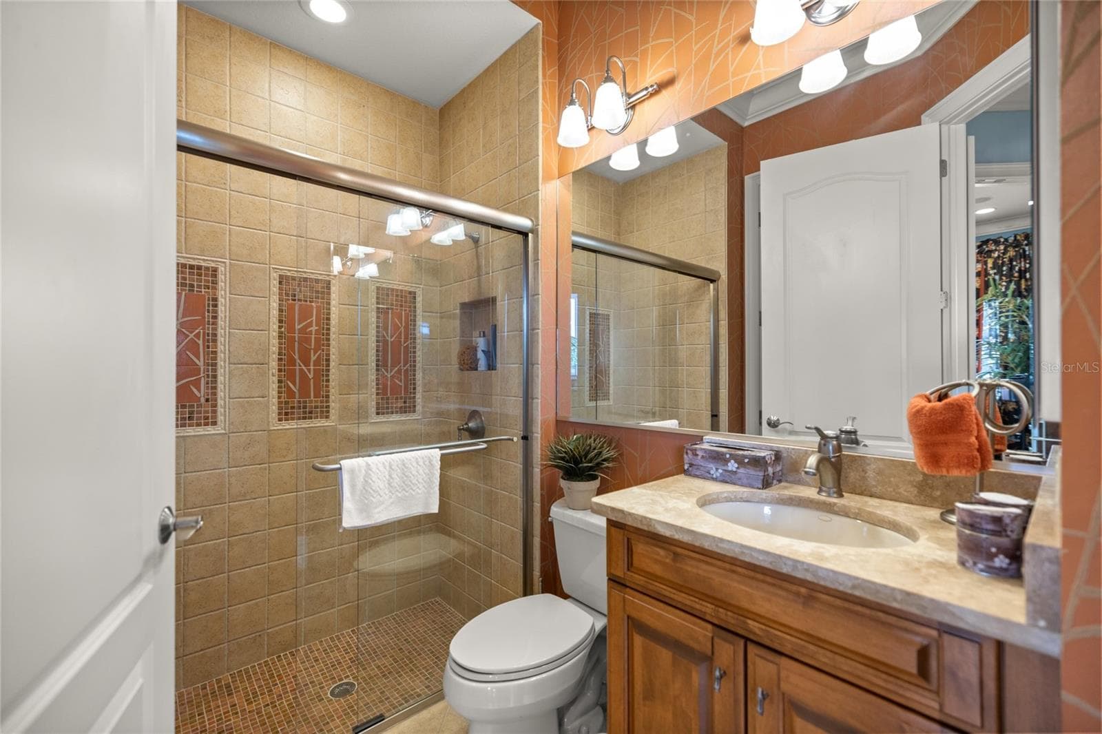 Guest bathroom 1 - 6861 SW 179TH AVENUE RD, DUNNELLON