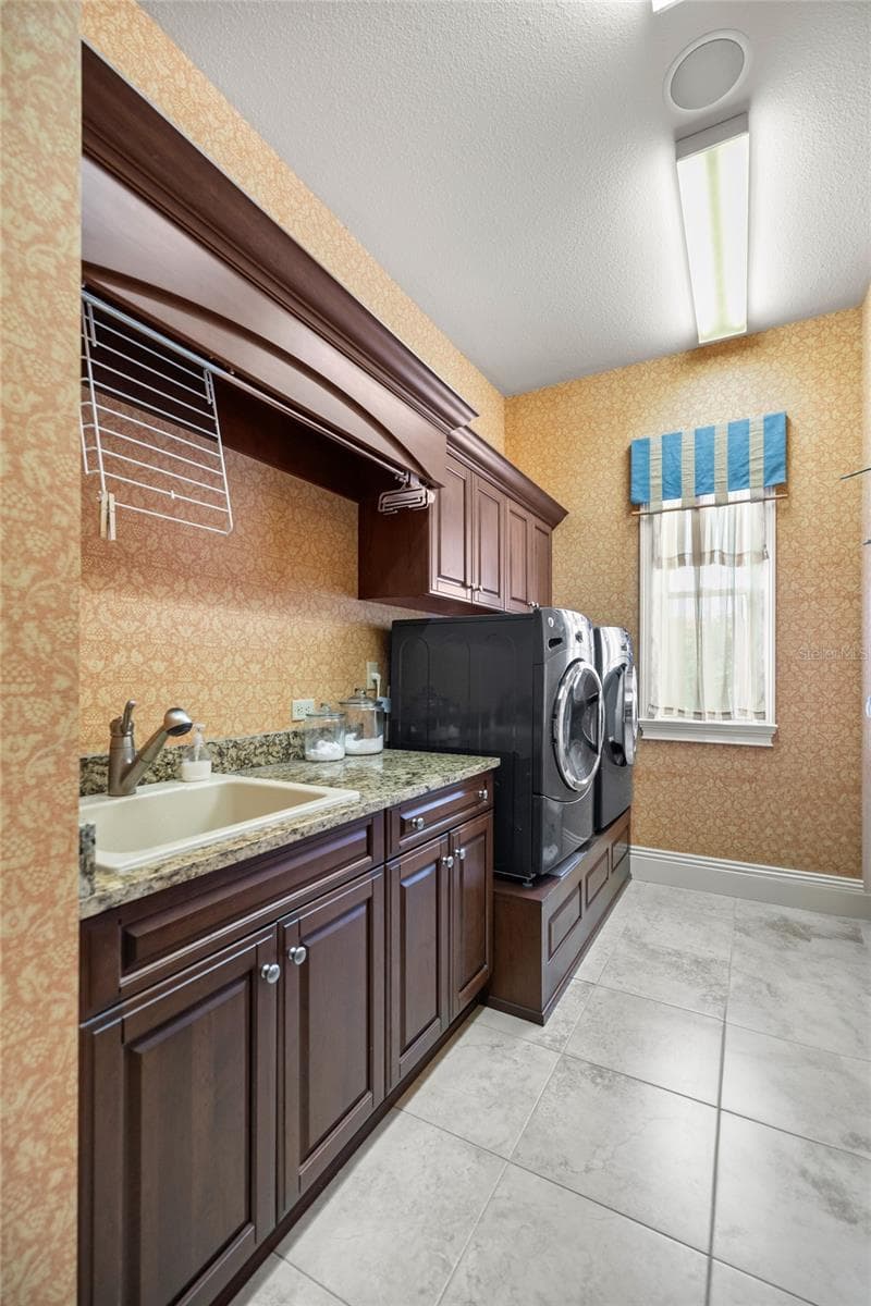 Laundry room - 6861 SW 179TH AVENUE RD, DUNNELLON