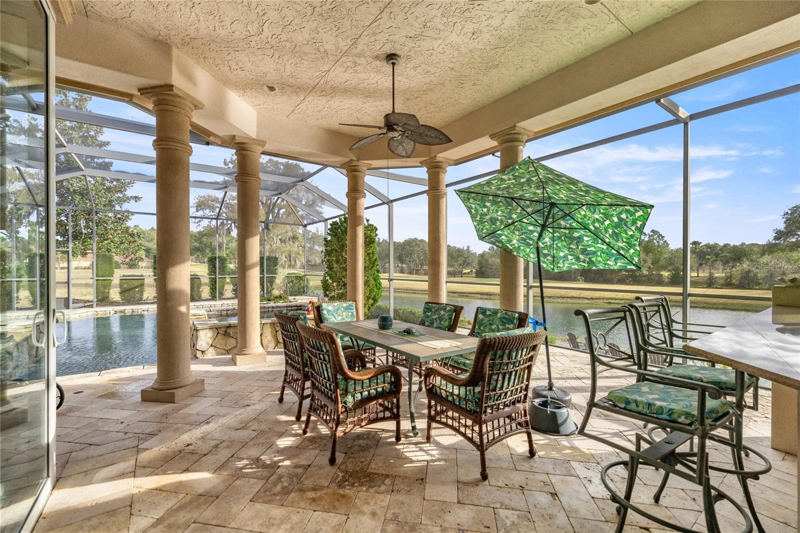 Outdoor kitchen and seating - 6861 SW 179TH AVENUE RD, DUNNELLON