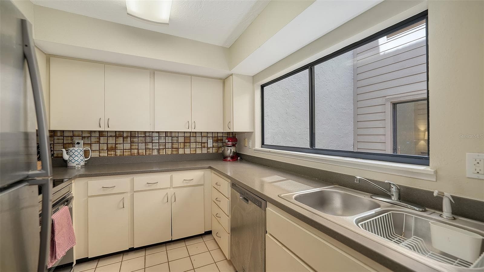 Townhouse at 4983 GREENCROFT RD #181, SARASOTA, photo 4 of 31
