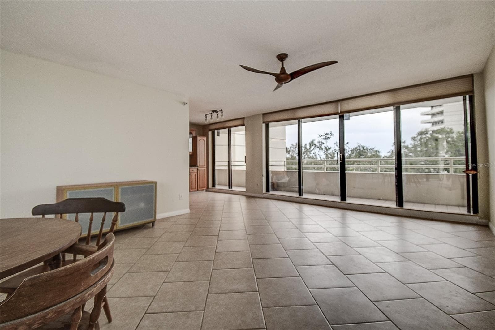 Condominium at 5940 PELICAN BAY PLZ S #406, GULFPORT, photo 2 of 39