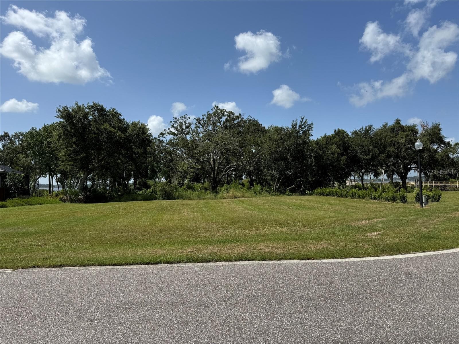 1706 LIVE OAK DR
