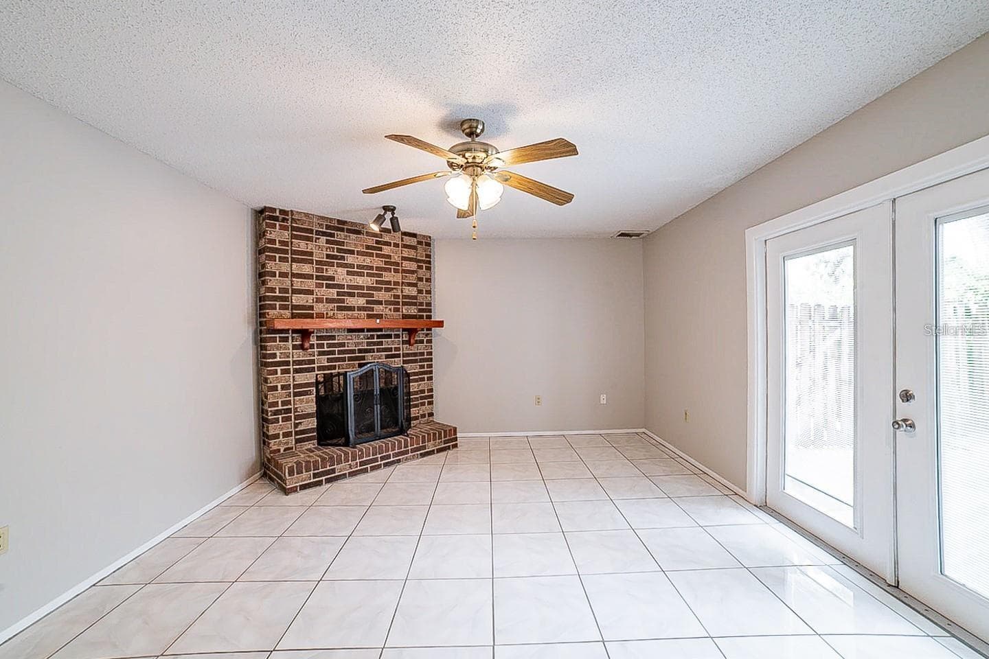 Townhouse at 202 TERRACE CT, SANFORD, photo 11 of 35