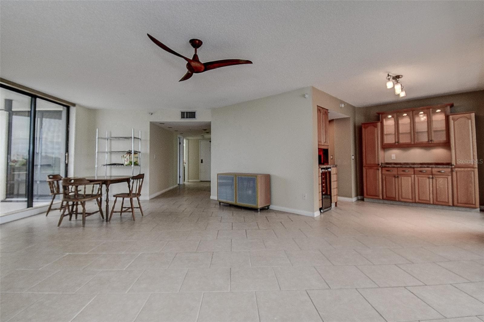 Condominium at 5940 PELICAN BAY PLZ S #406, GULFPORT, photo 4 of 39