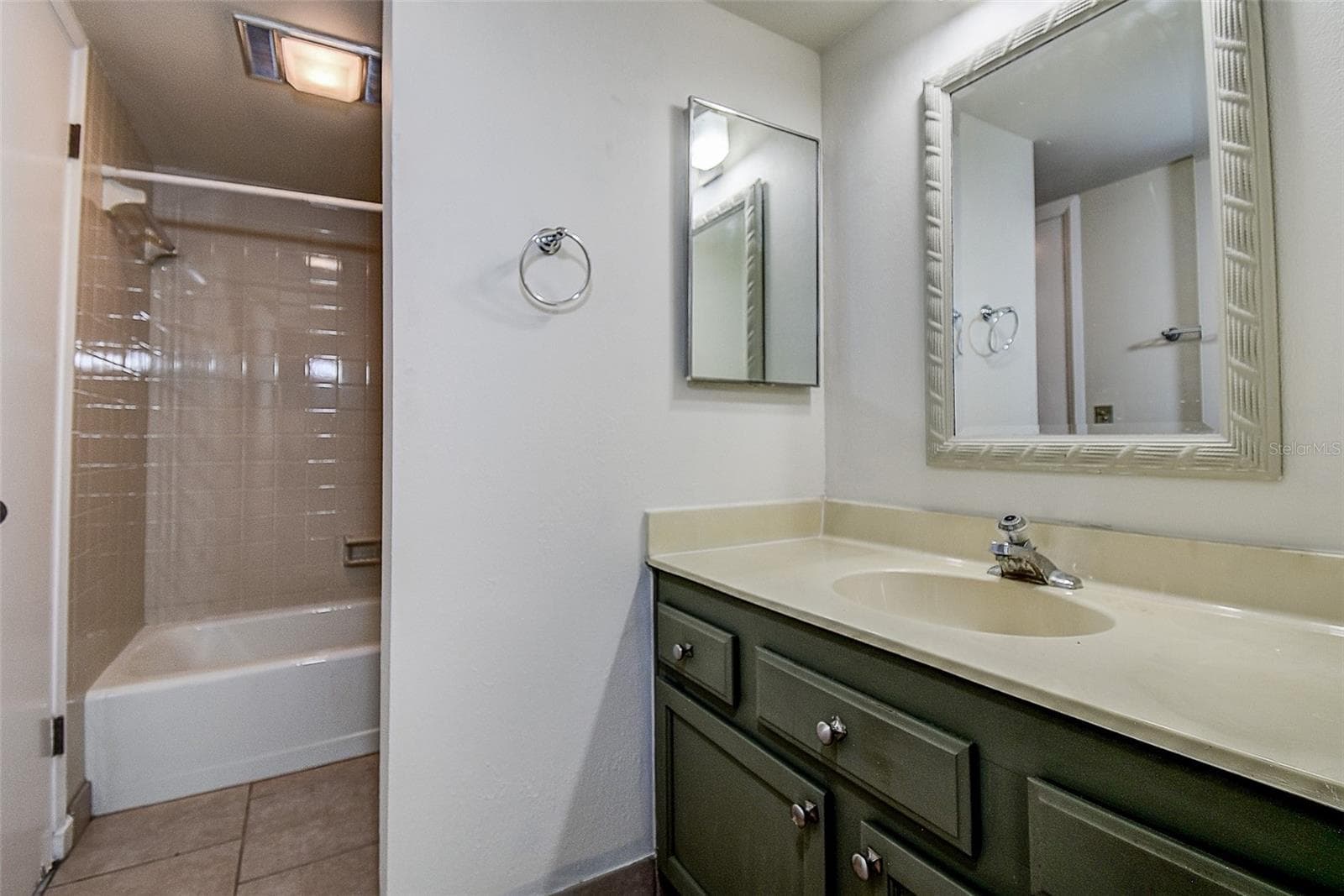 Condominium at 5940 PELICAN BAY PLZ S #406, GULFPORT, photo 20 of 39