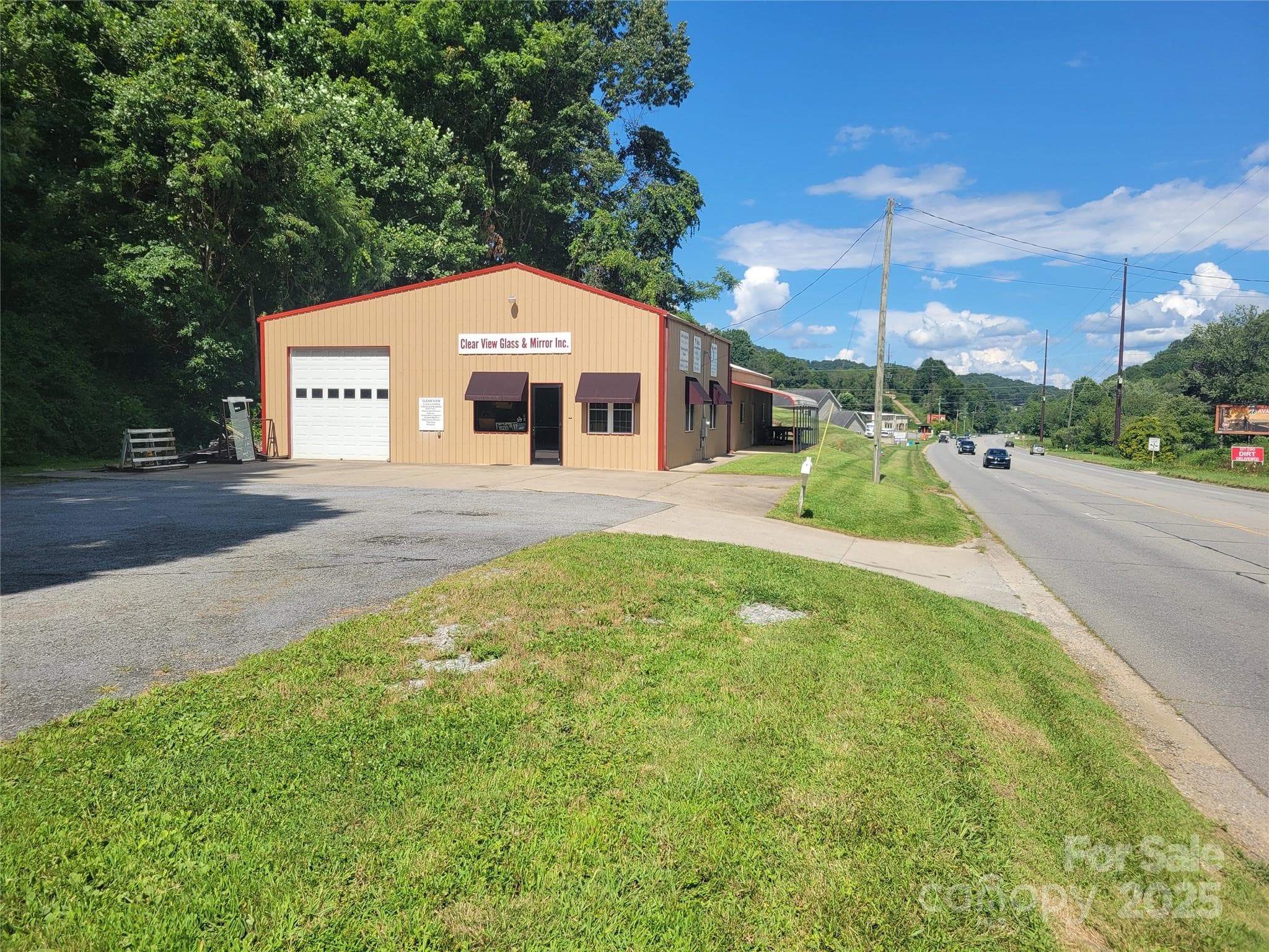 Warehouse/Office at Waynesville, photo 2 of 19