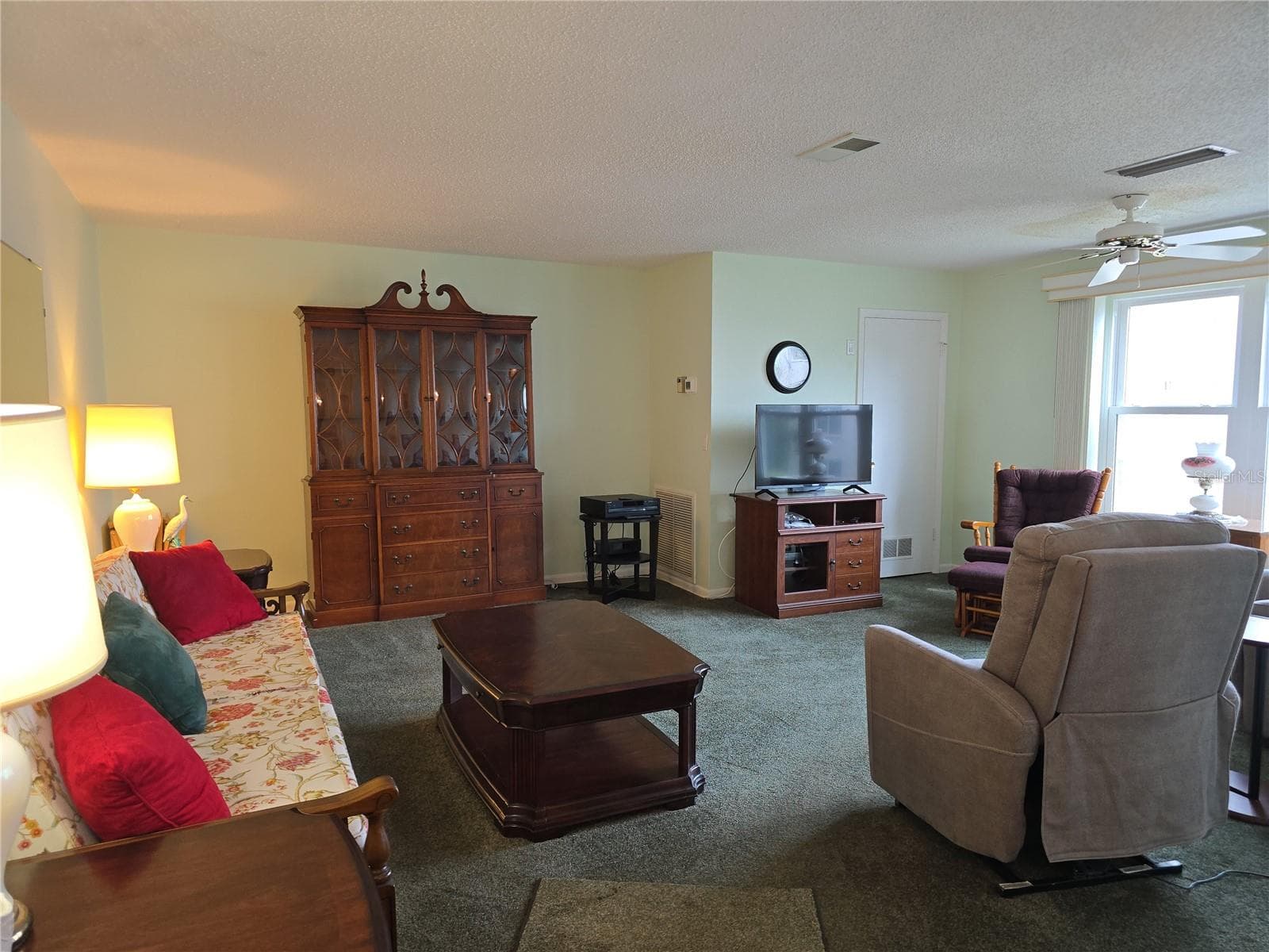 LIVING ROOM - 5603 80TH ST N #410, ST PETERSBURG