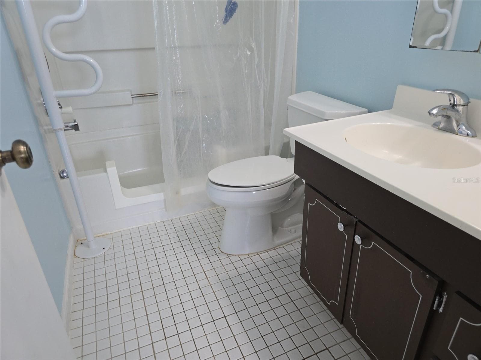 MASTER BATH WITH SHOWER - 5603 80TH ST N #410, ST PETERSBURG