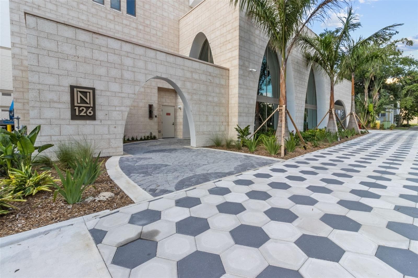The Nolen Entrance - 126 4TH AVE NE #601, ST PETERSBURG