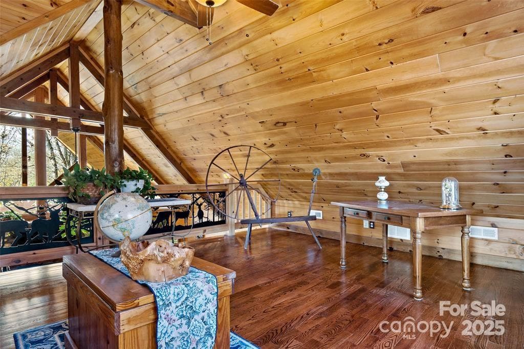 Loft - 163 Gypsy Mountain Road, Marion