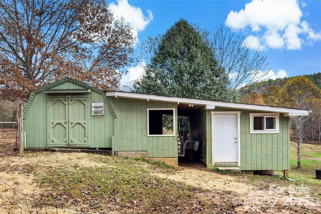 Barn/Outbuilding - 163 Gypsy Mountain Road, Marion
