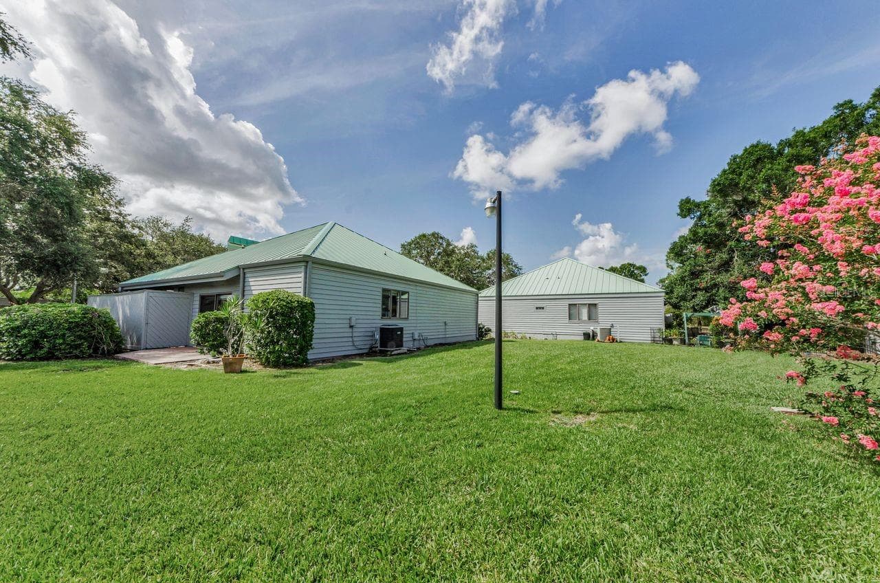Huge back yard and room for a pool! Ask for the details!! There are two other pools in the Arbors. - 10479 LONGWOOD DR, SEMINOLE