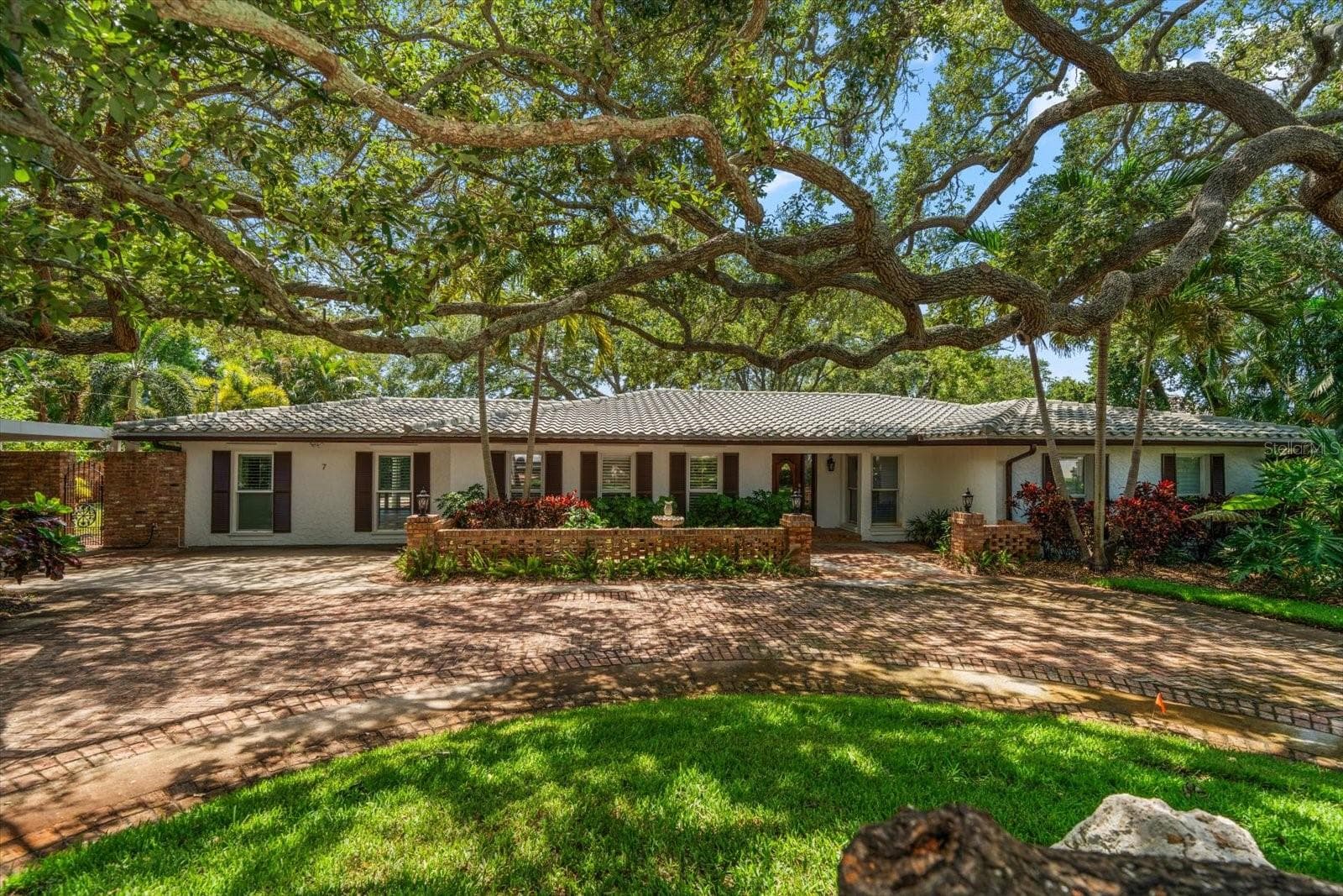 Single Family Residence at 7 ROSERY LN, BELLEAIR, photo 4 of 57