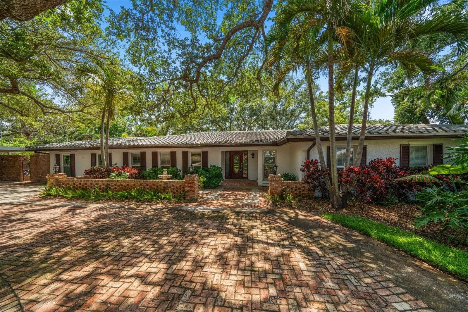 Single Family Residence at 7 ROSERY LN, BELLEAIR, photo 7 of 57