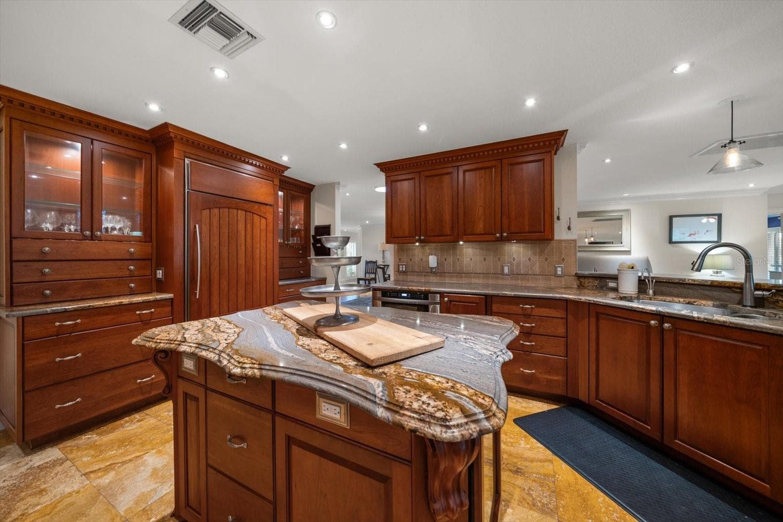 Single Family Residence at 7 ROSERY LN, BELLEAIR, photo 15 of 57