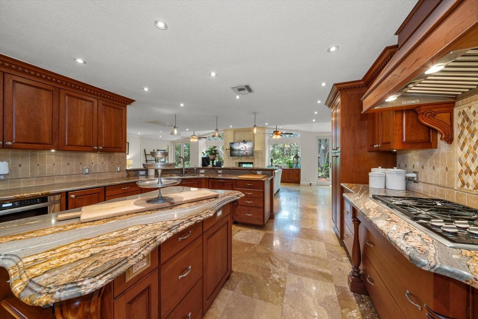 Single Family Residence at 7 ROSERY LN, BELLEAIR, photo 18 of 57