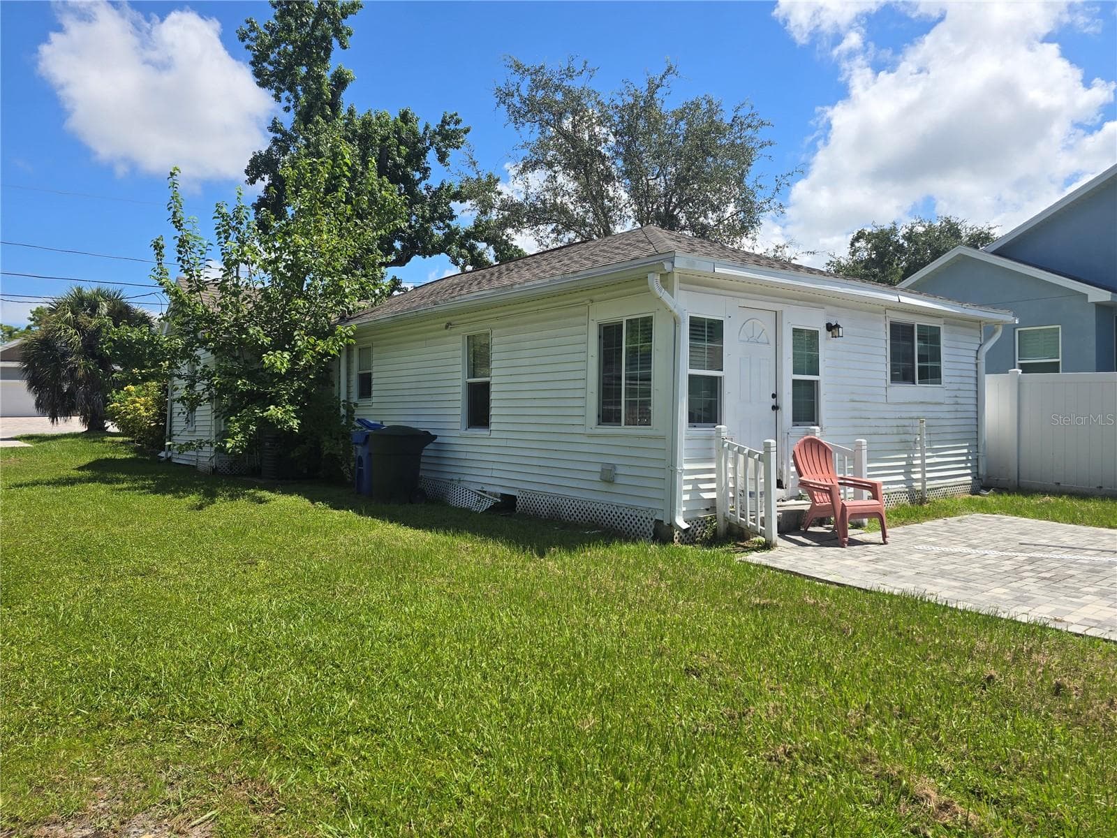 Single Family Residence at 1327 GEORGIA AVE, DUNEDIN, photo 2 of 27