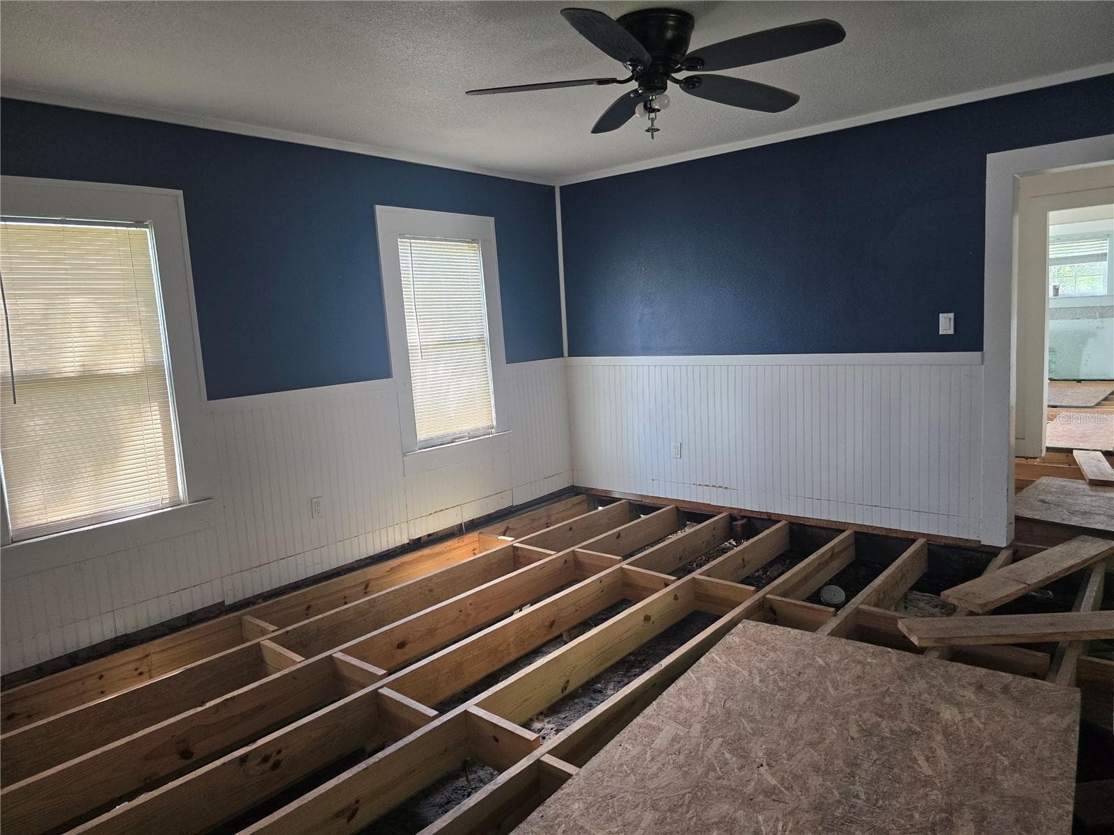 Single Family Residence at 1327 GEORGIA AVE, DUNEDIN, photo 6 of 27