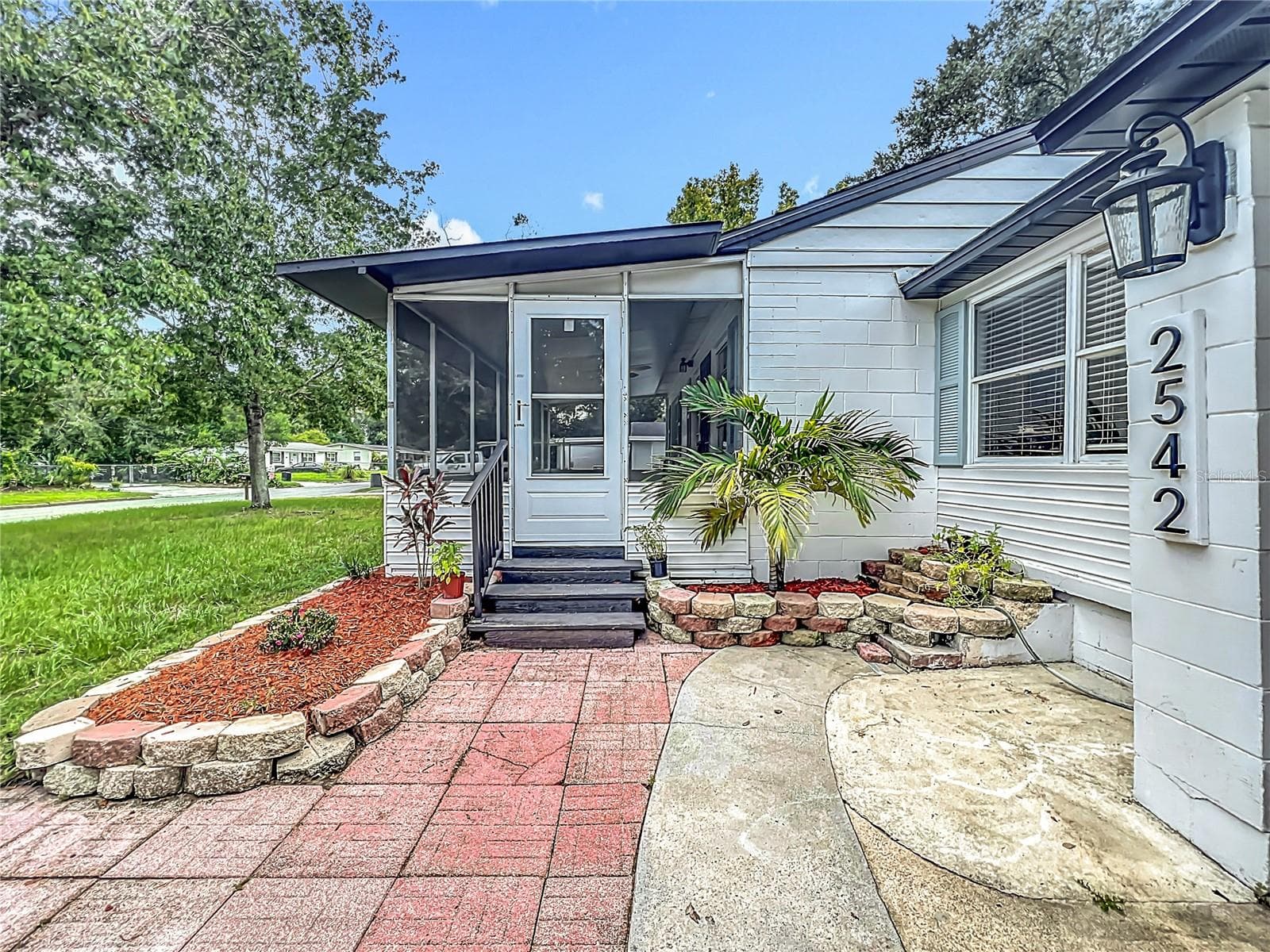 Single Family Residence at 2542 S PALMETTO AVE, SANFORD, photo 2 of 17
