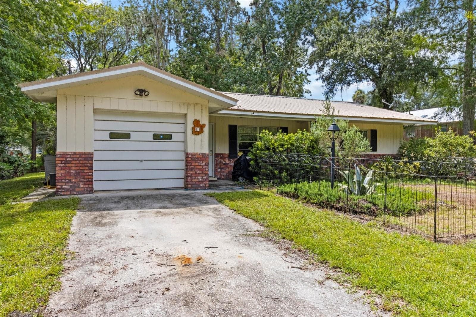 516 S TUCK PT