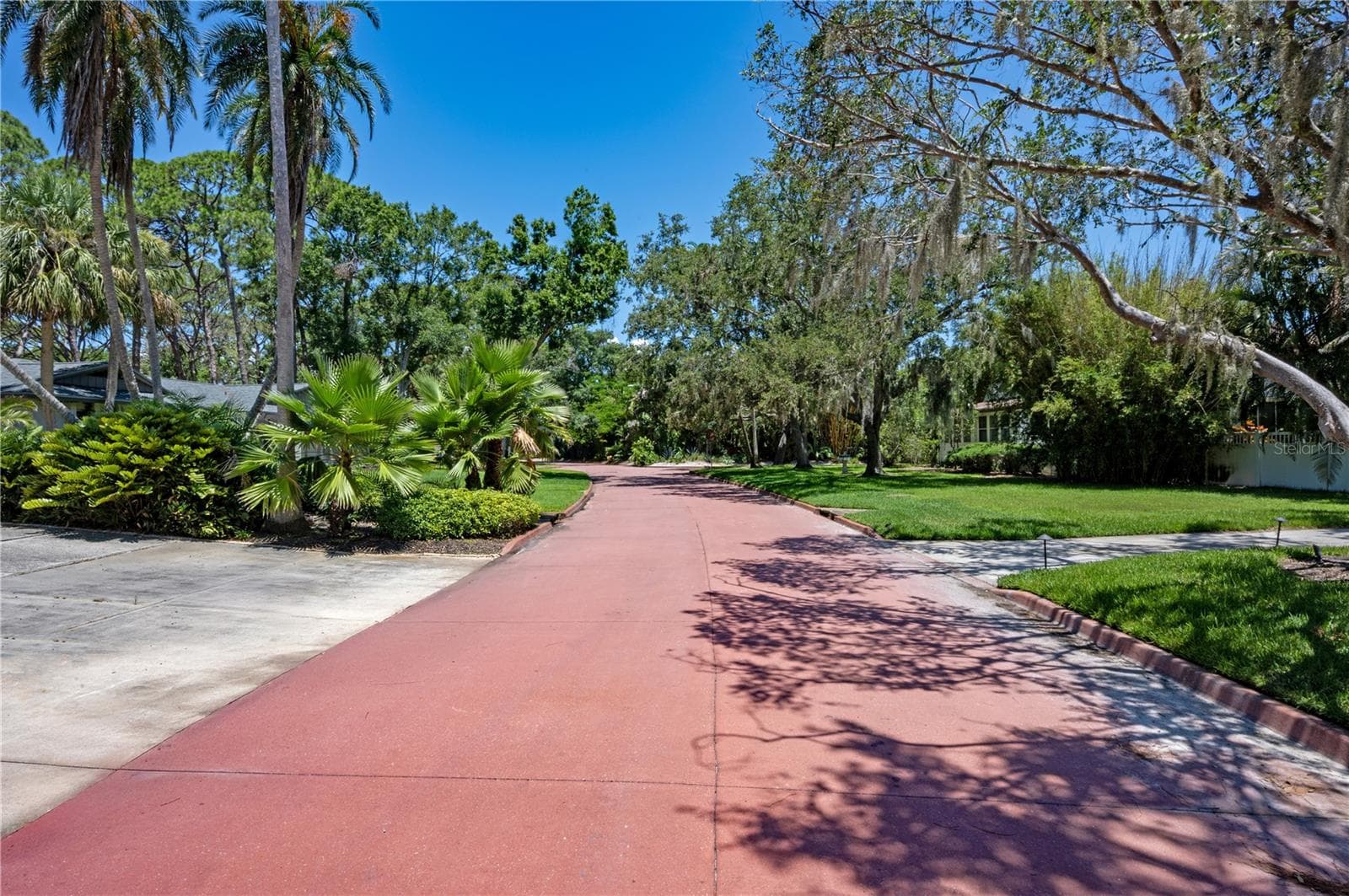Pink Streets throughout the neighborhood - 1125L FRIENDLY WAY S, ST PETERSBURG