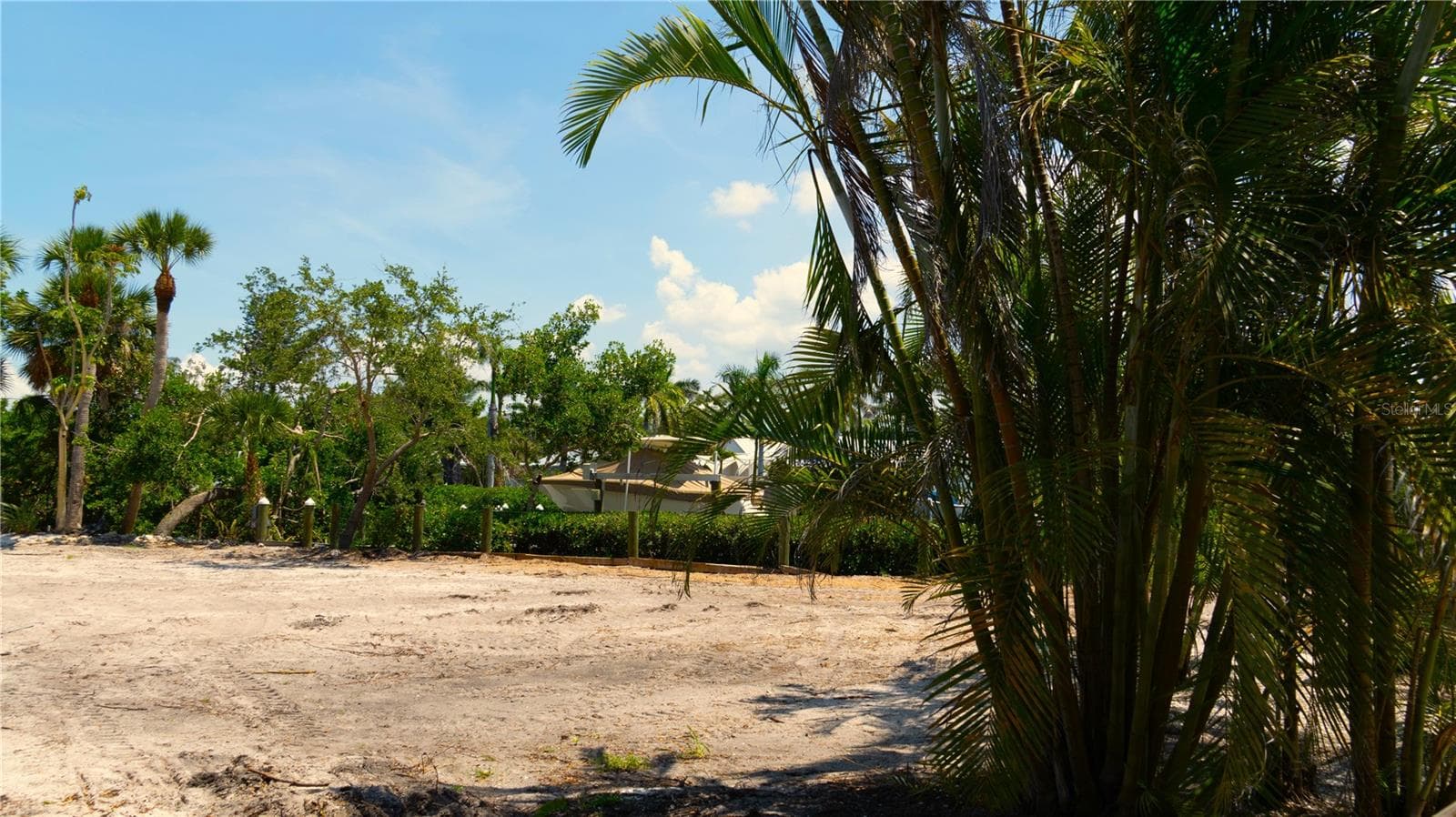 East facing - 7233 MIDNIGHT PASS RD, SARASOTA
