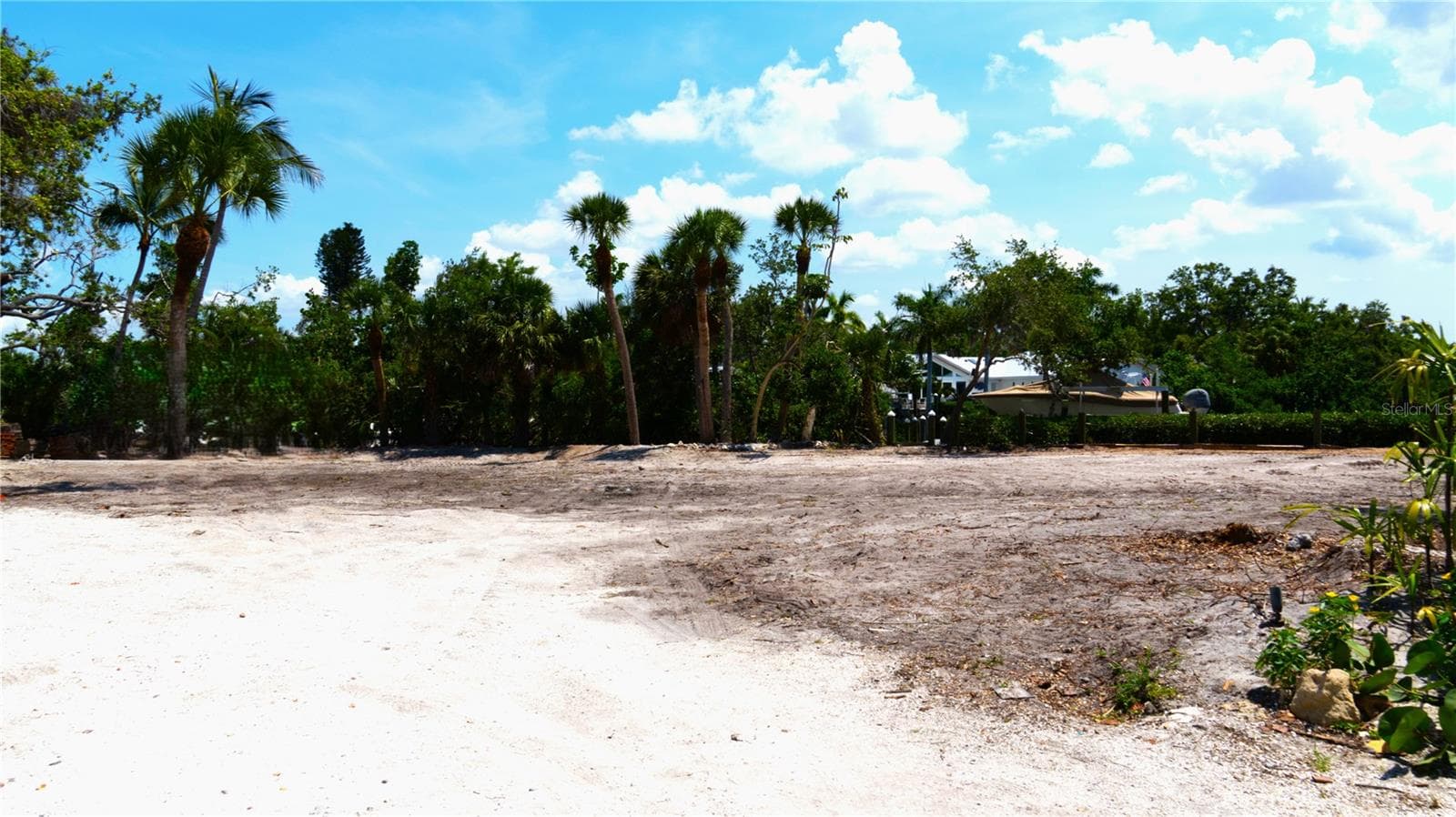 South facing - 7233 MIDNIGHT PASS RD, SARASOTA