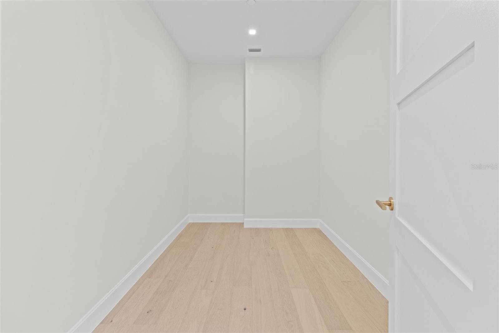Primary Suite Walk-In Closet - 126 4TH AVE NE #601, ST PETERSBURG