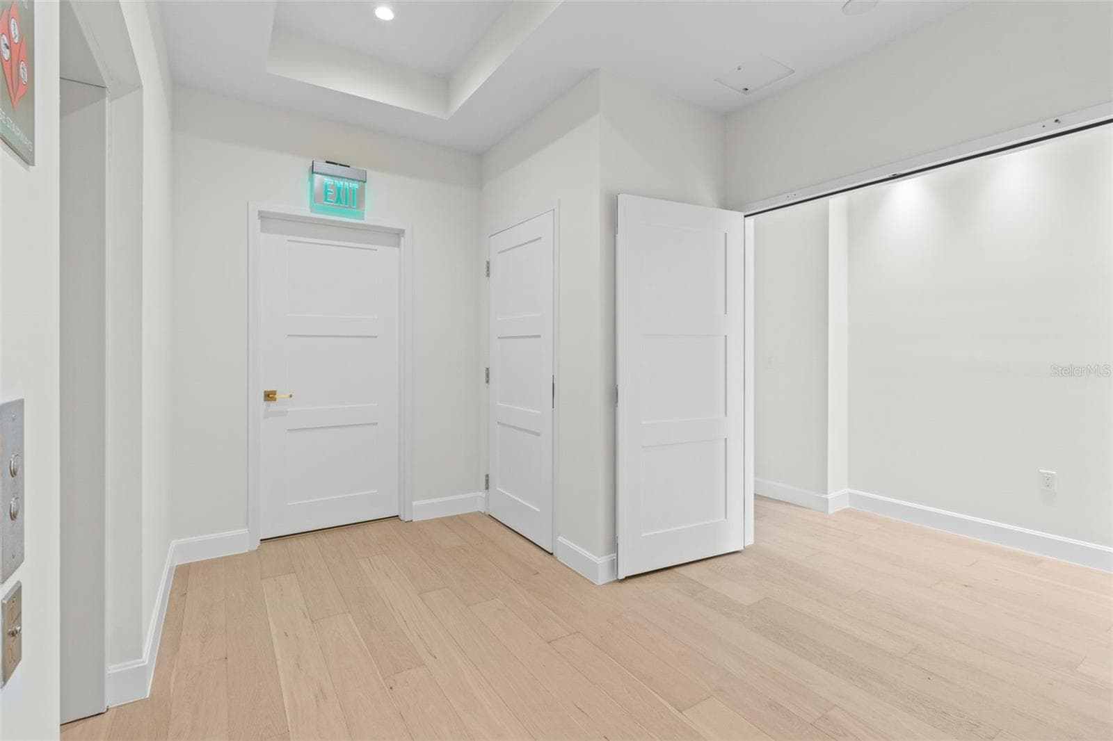 Private Elevator Foyer - 126 4TH AVE NE #601, ST PETERSBURG