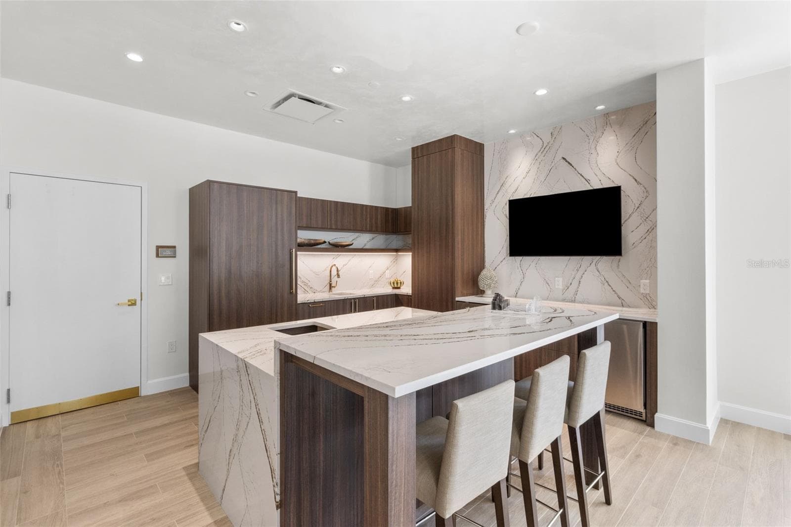 Catering Kitchen - 126 4TH AVE NE #601, ST PETERSBURG