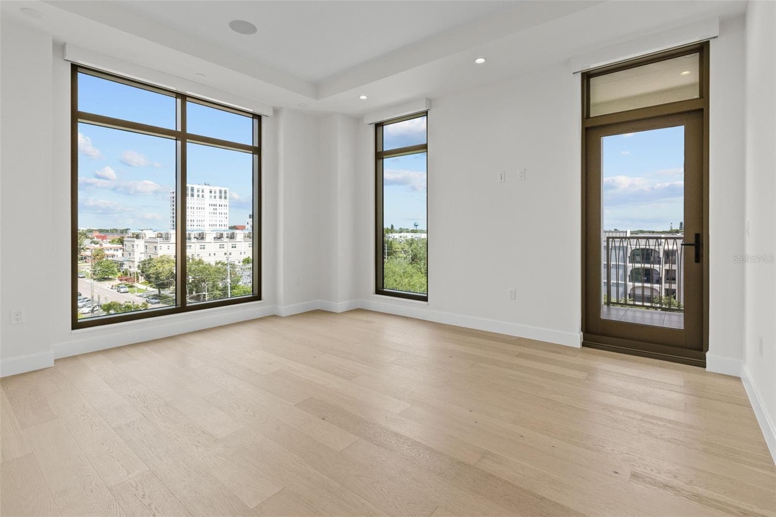 Primary Suite with Walk Out to the 38' Long Terrace - 126 4TH AVE NE #601, ST PETERSBURG