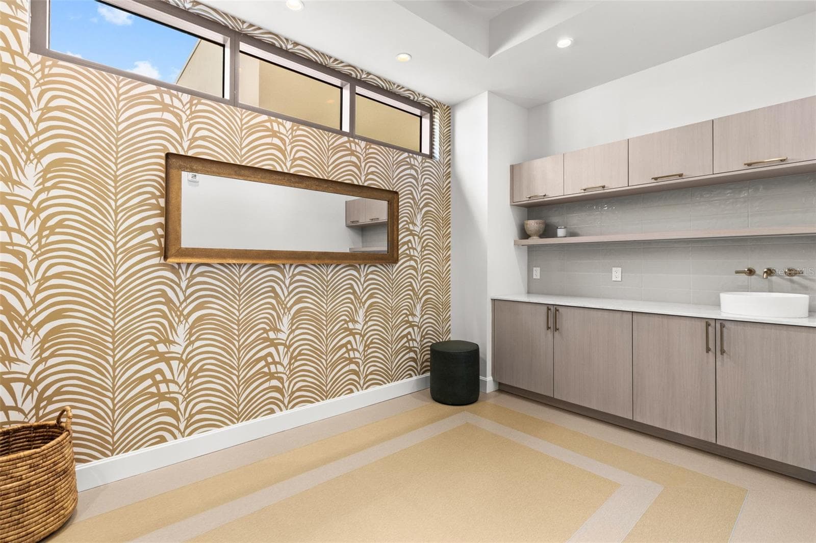 Wellness / Yoga Room - 126 4TH AVE NE #601, ST PETERSBURG