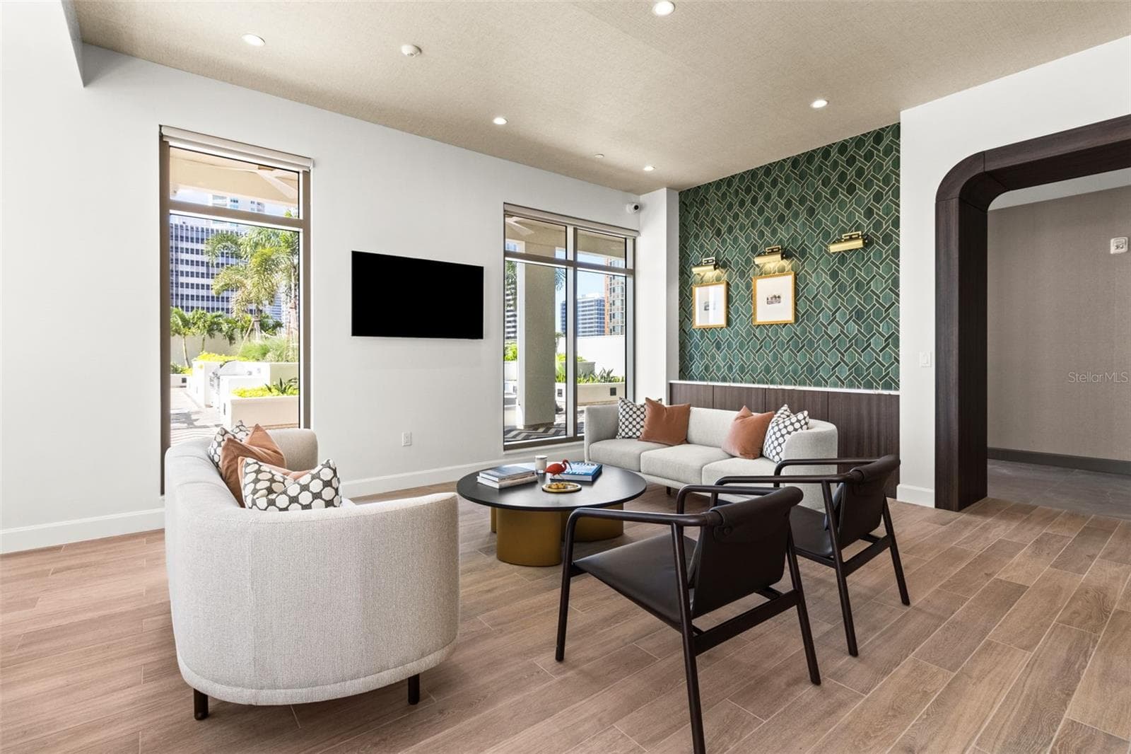 Club Room - 126 4TH AVE NE #601, ST PETERSBURG