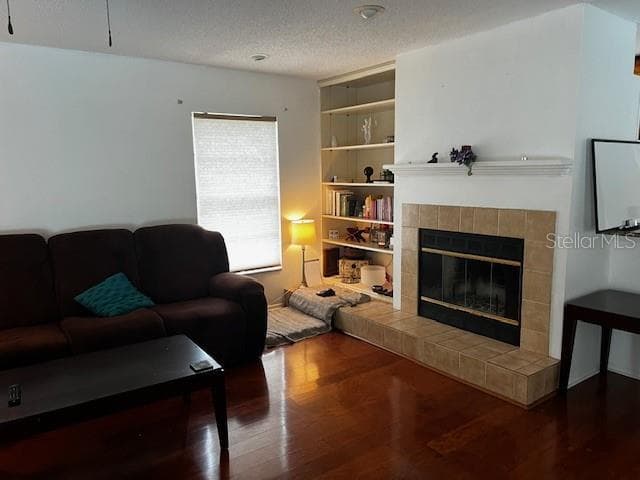Single Family Residence at 18330 CYPRESS VIEW WAY, TAMPA, photo 3 of 12