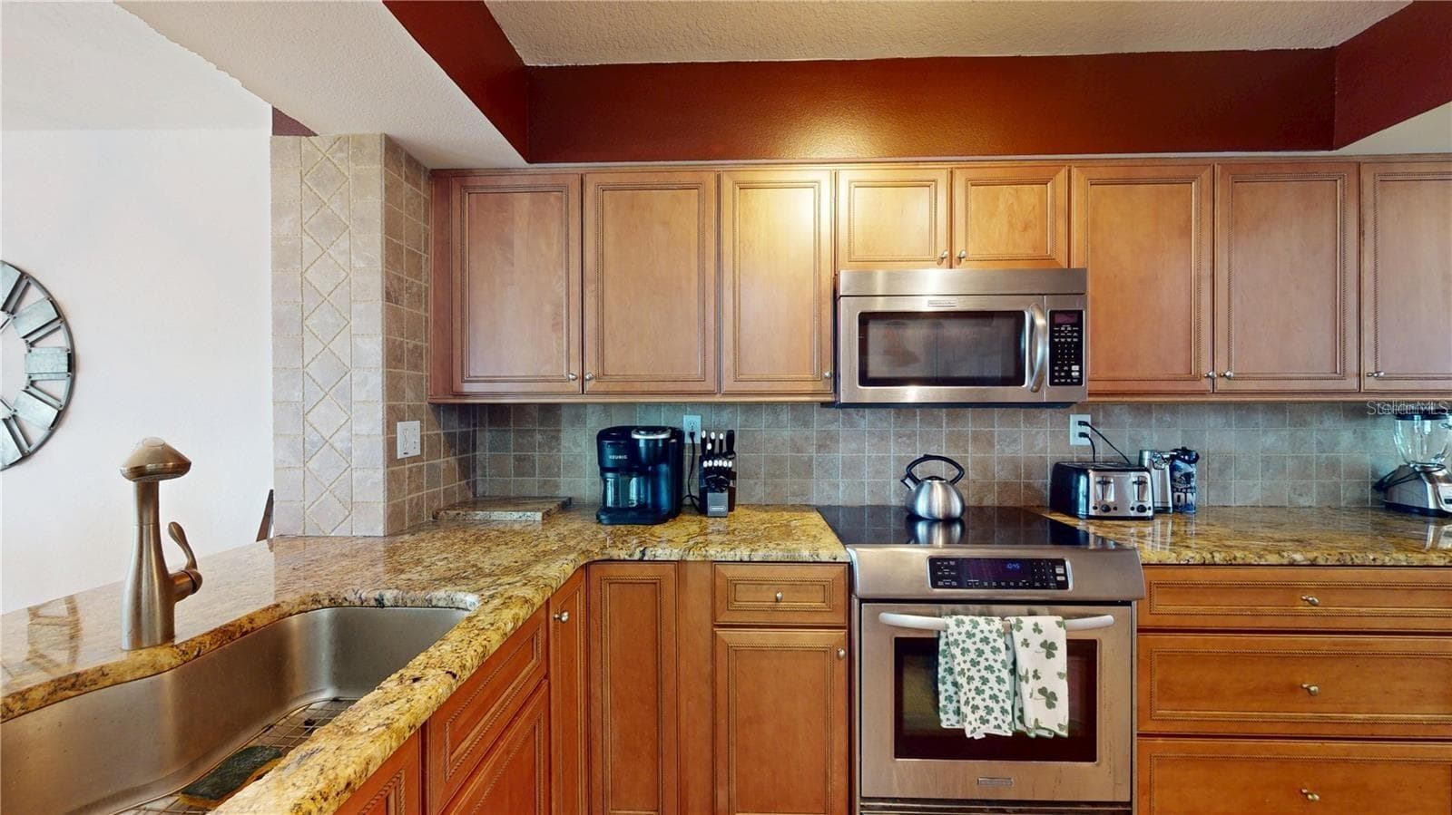 Condominium at 6105 BAHIA DEL MAR CIR #682, ST PETERSBURG, photo 12 of 35