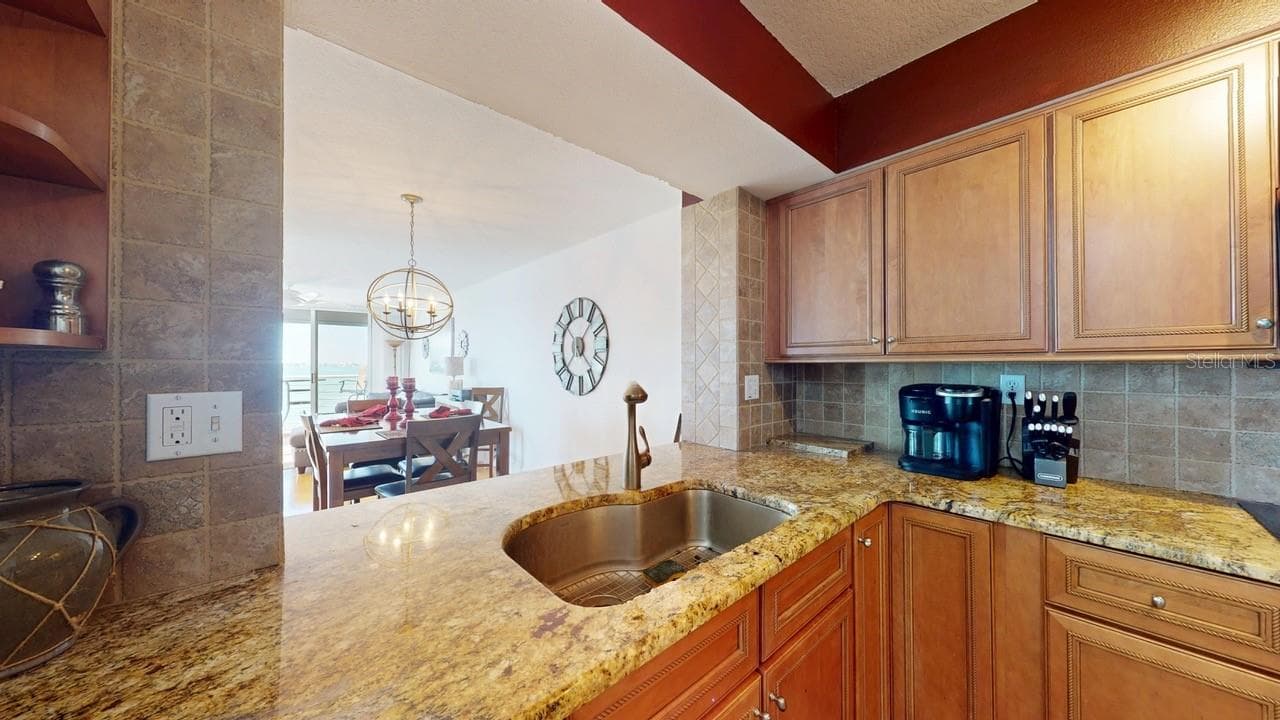 Condominium at 6105 BAHIA DEL MAR CIR #682, ST PETERSBURG, photo 13 of 35