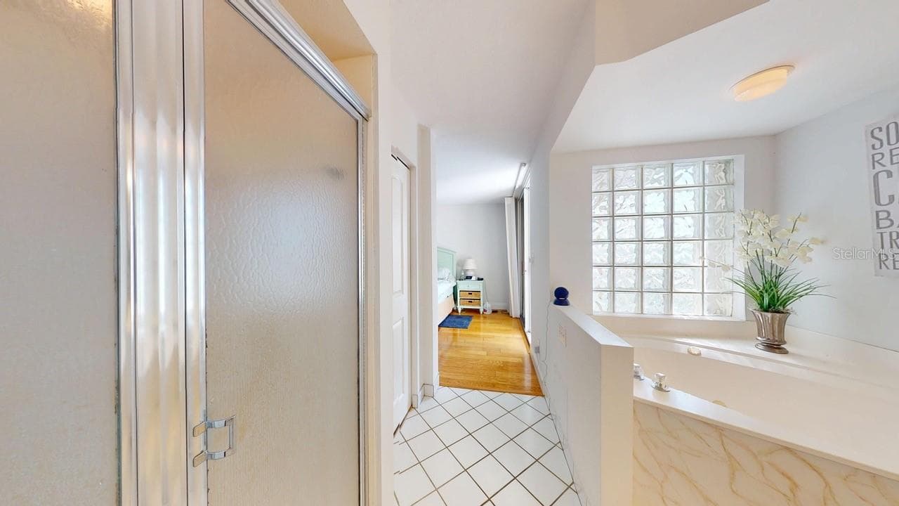 Condominium at 6105 BAHIA DEL MAR CIR #682, ST PETERSBURG, photo 20 of 35