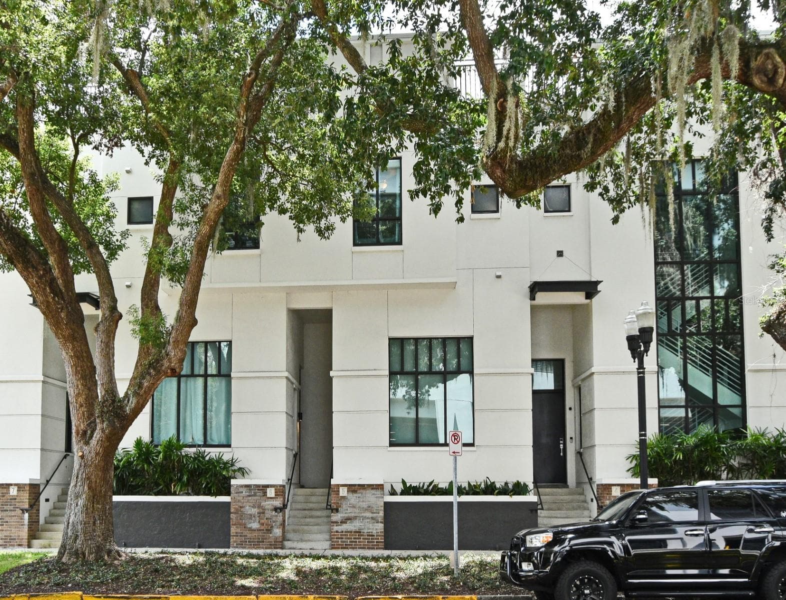 460 E JACKSON ST #5