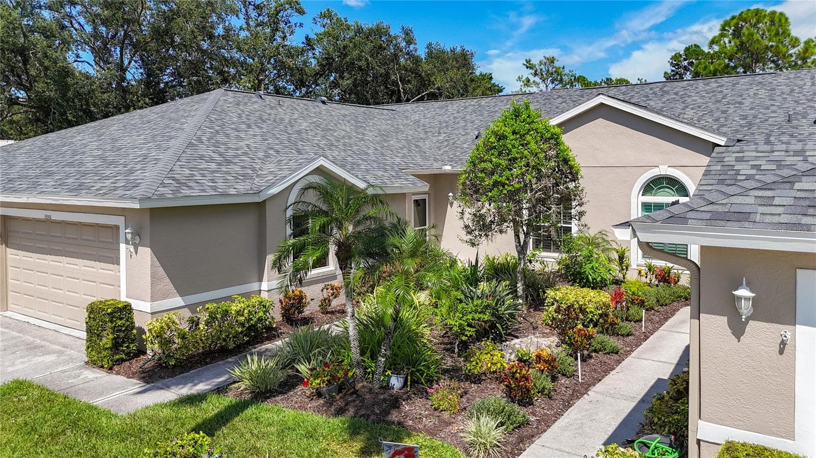 Villa faces West and backs to the 8th tees to the East for beautiful sunrises - 6948 STONEYWALK CT, BRADENTON