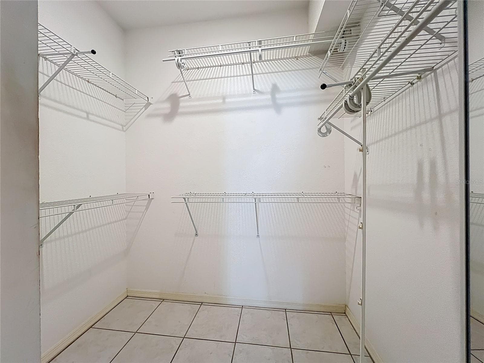 Large walk-in closet - 6948 STONEYWALK CT, BRADENTON