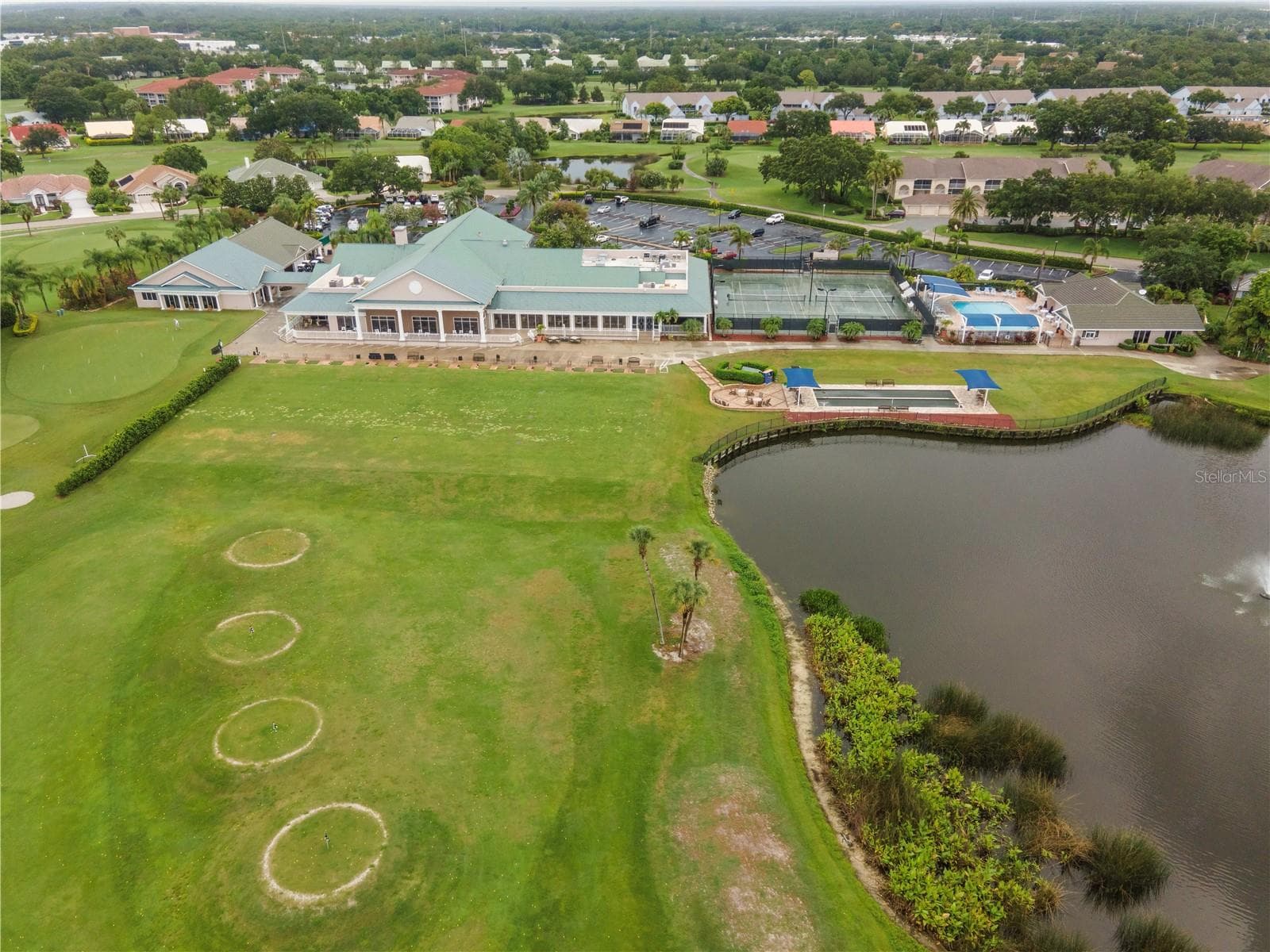 Tara's driving range, where you can also take lessons from the Pros! - 6948 STONEYWALK CT, BRADENTON