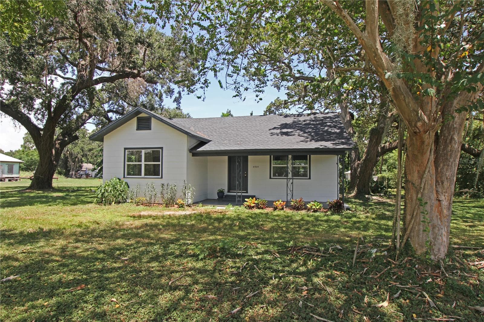 4925 MAGNOLIA AVE