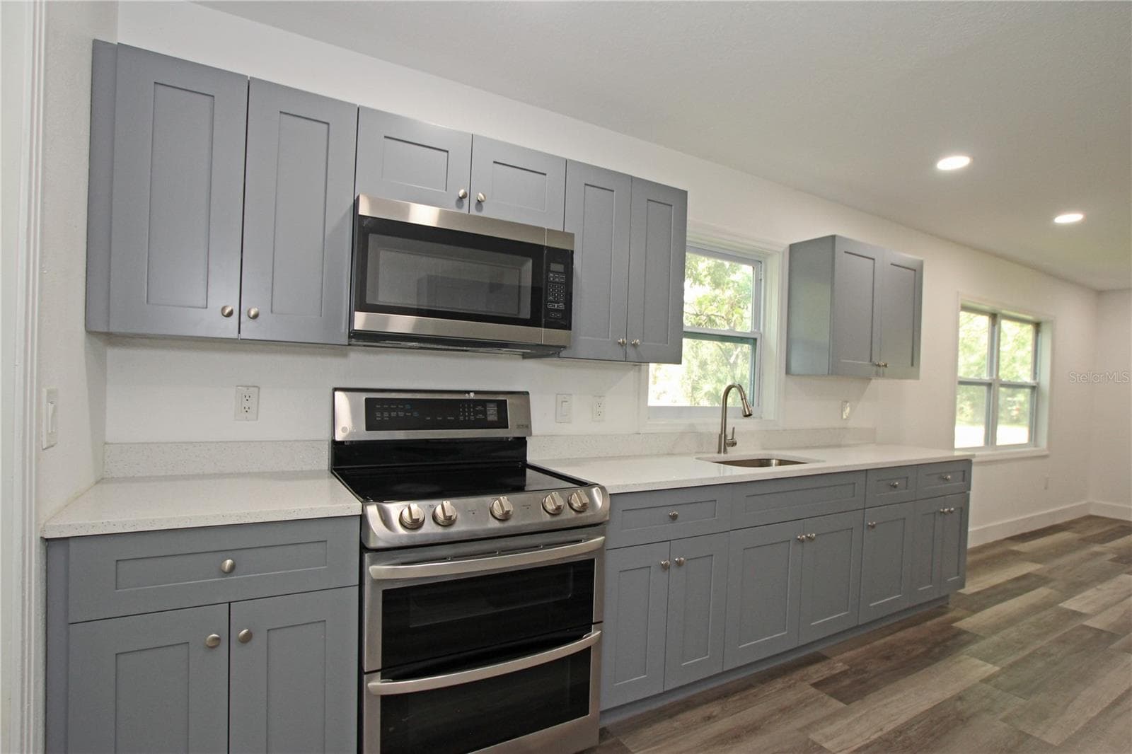 Kitchen - 4925 MAGNOLIA AVE, MULBERRY