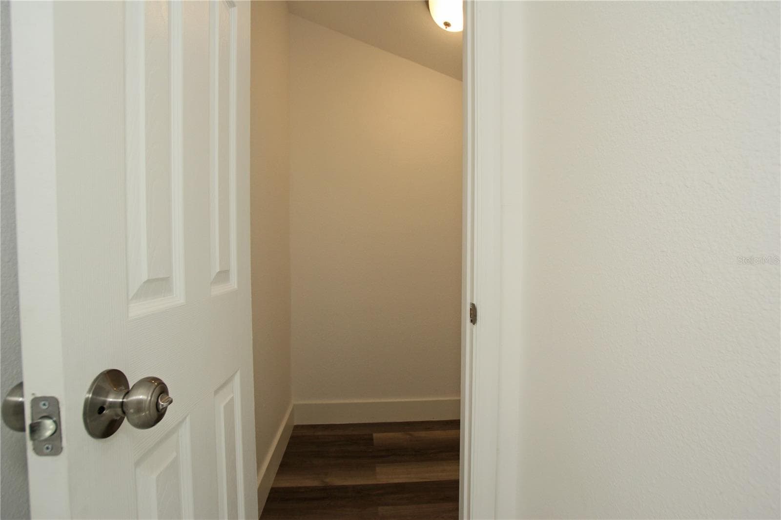 Walk In Closet - 4925 MAGNOLIA AVE, MULBERRY