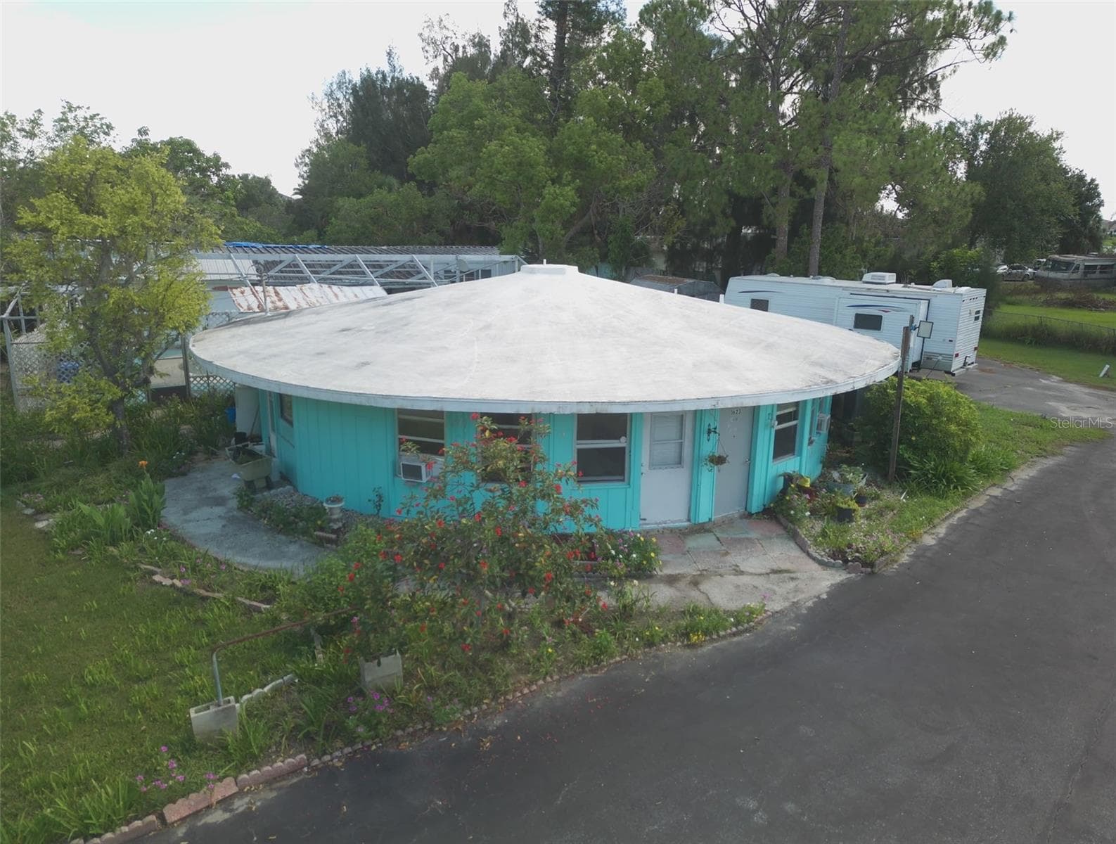 Single Family Residence at 1603 W SHELL POINT RD, RUSKIN, photo 2 of 21