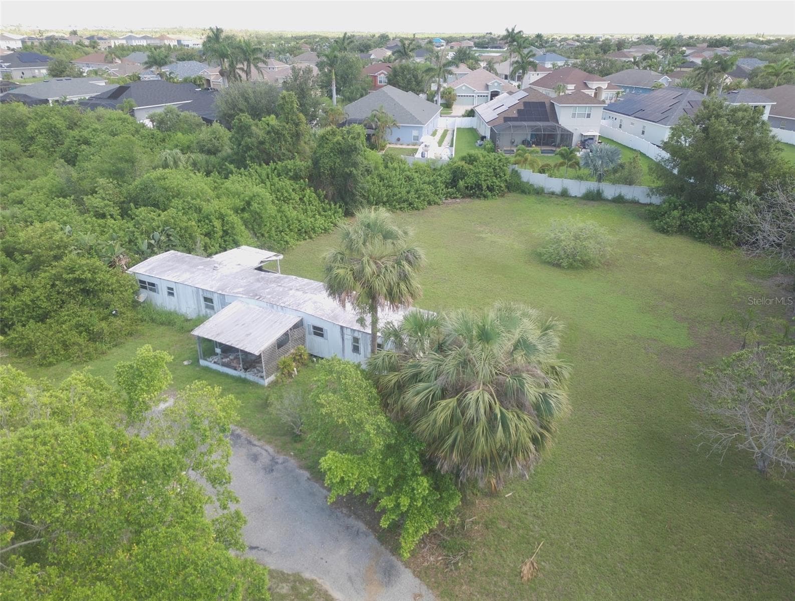 Single Family Residence at 1603 W SHELL POINT RD, RUSKIN, photo 3 of 21