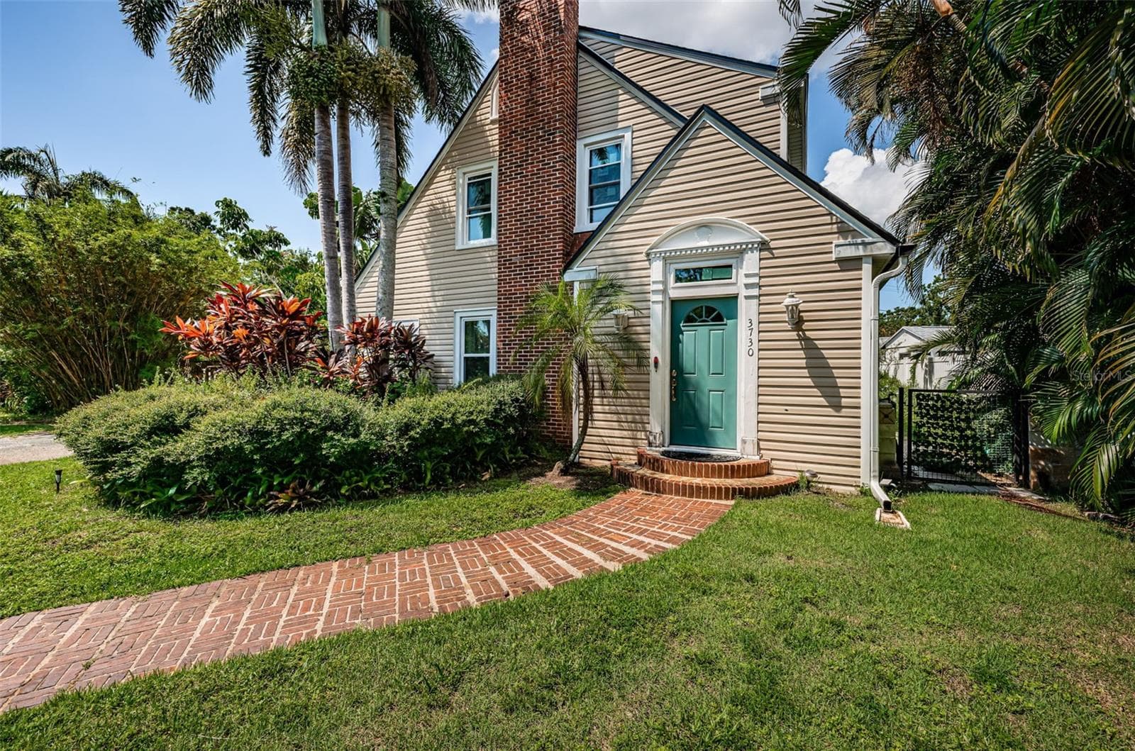 Single Family Residence at 3730 FOSTER HILL DR N, ST PETERSBURG, photo 2 of 62