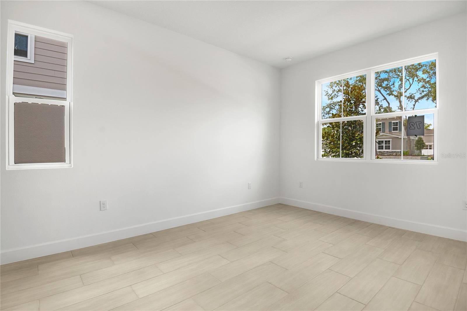 Single Family Residence at 1058 CLOUD RIDGE CT, MOUNT DORA, photo 4 of 25